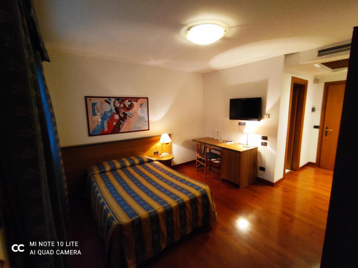 Hotel Luna Vigonovo  Luaran gambar